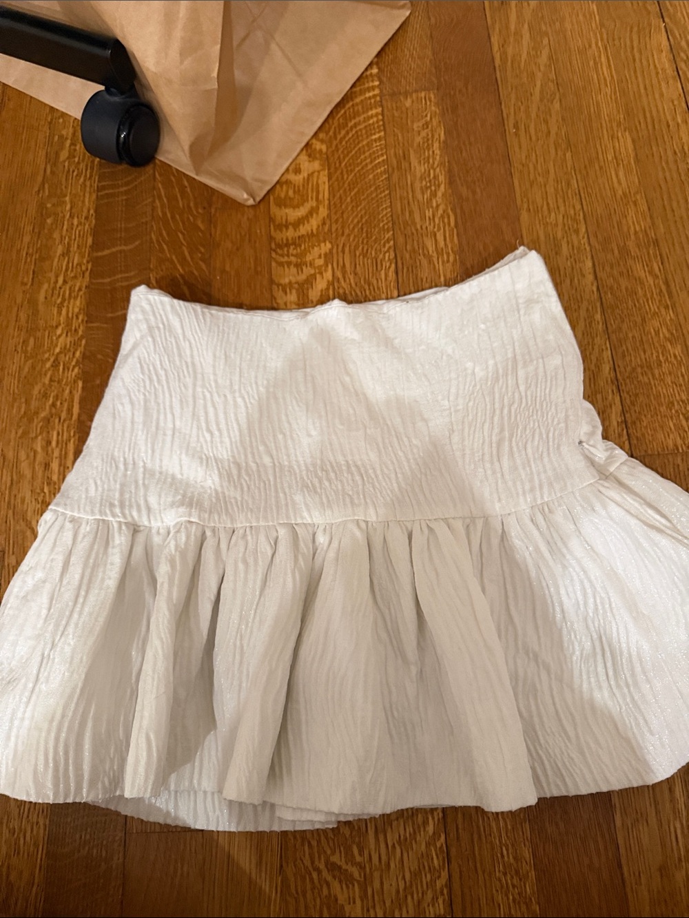 Zara Women’s White Textured Ruffle Mini Skirt